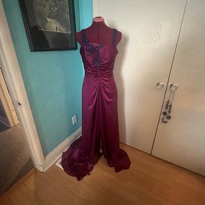 NWT Mumbai Se Evening Prom Dress in Burgundy with Deep Purple Embroidered Trim